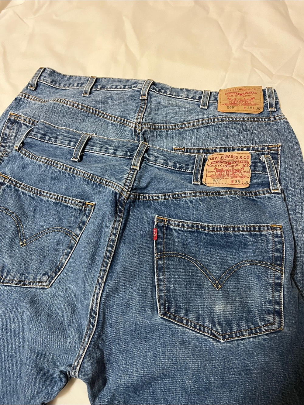 Levi's Men's Straight Jeans in Two-Tone Blue Denim 38 x 30. 2 pair for $20 - Picture 4 of 4